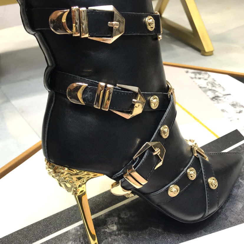 Balmain Leather Ankle Boots - DopestKickz