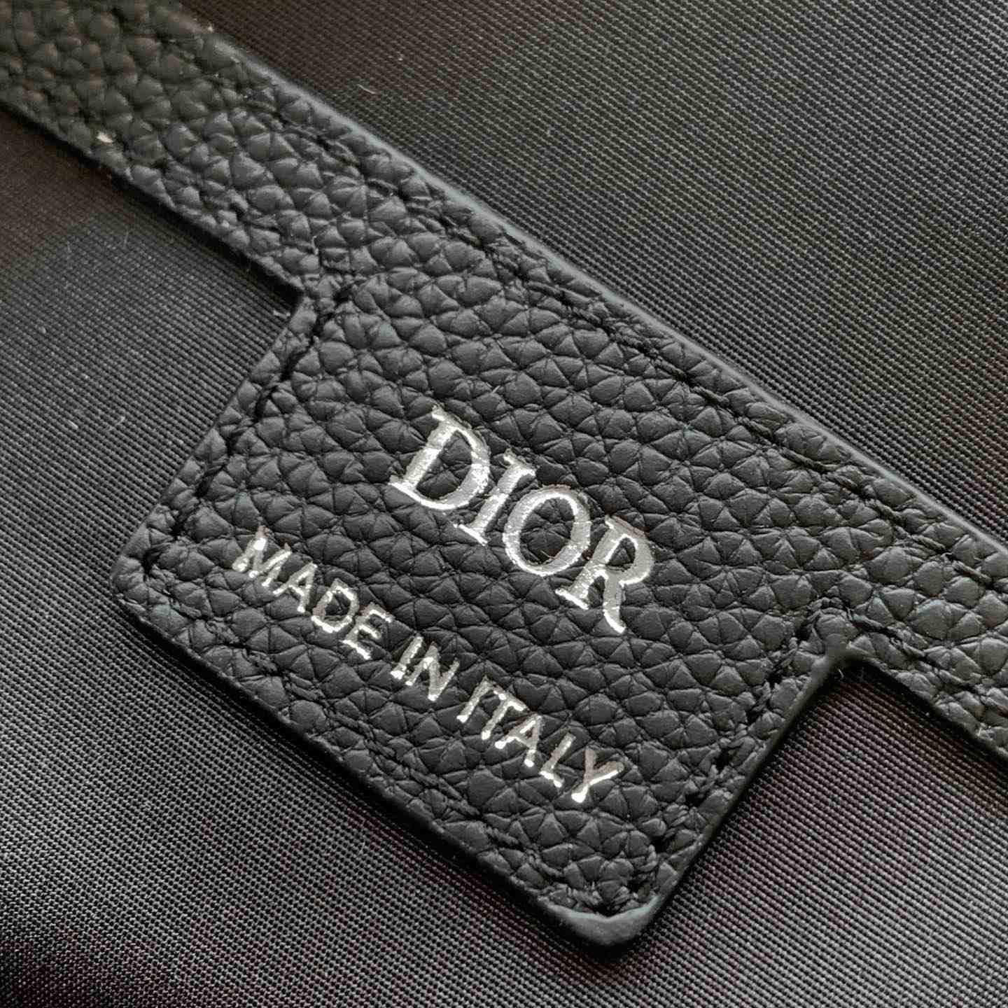 Dior Rider 2.0 Zipped Messenger Bag  - DopestKickz
