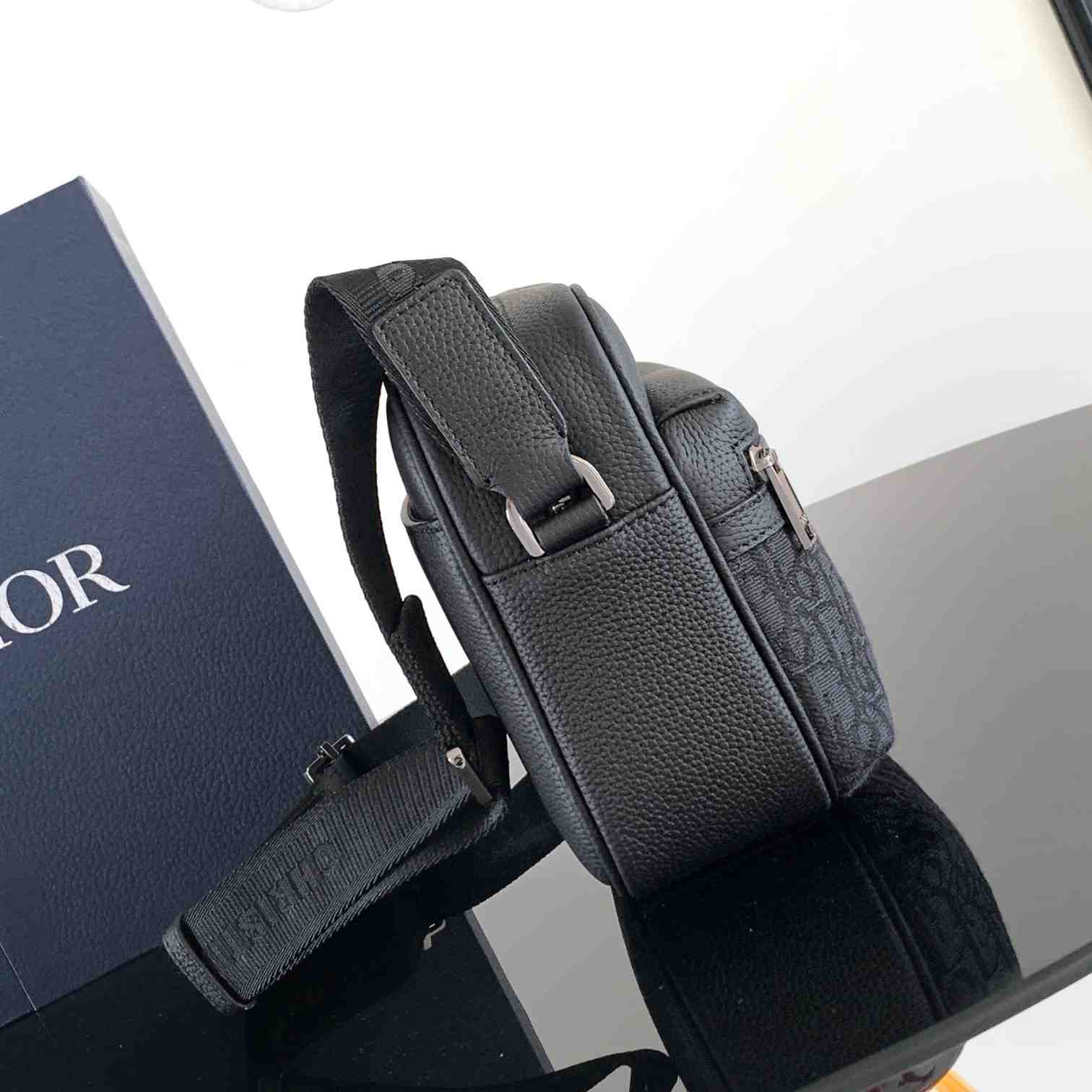 Dior Rider 2.0 Zipped Messenger Bag  - DopestKickz