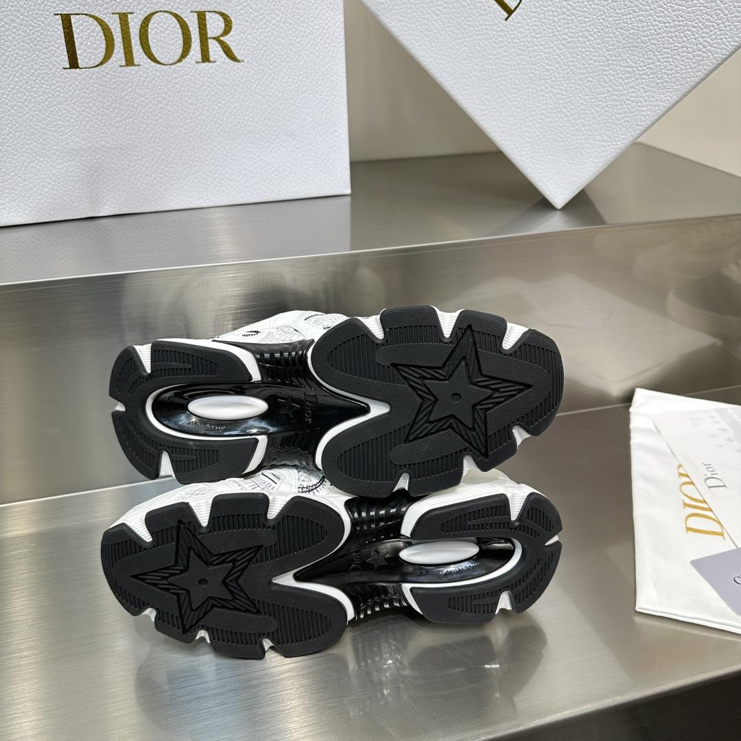 Dior Chrono Sneaker   - DopestKickz