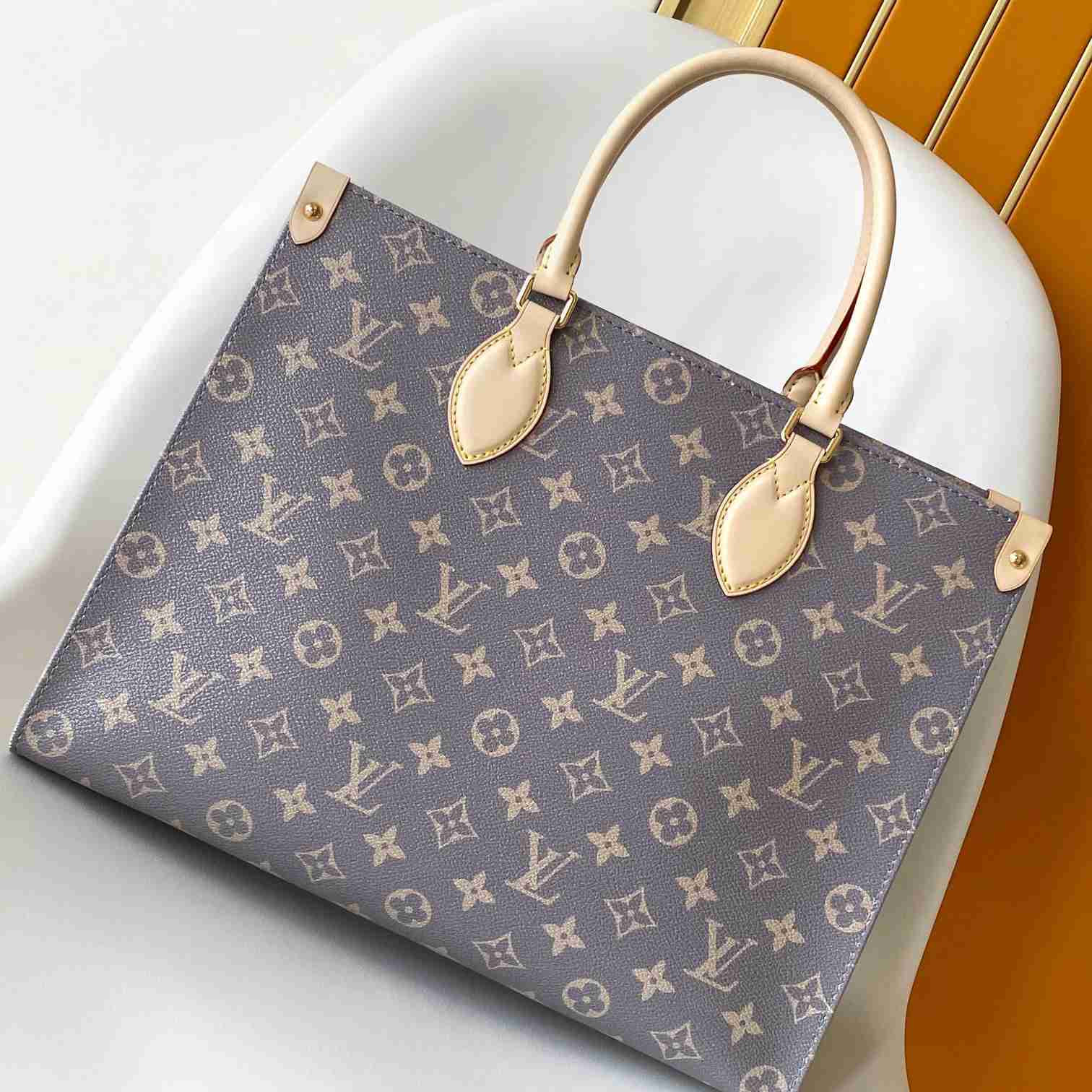 Louis Vuitton OnTheGo MM   M12415 - DopestKickz