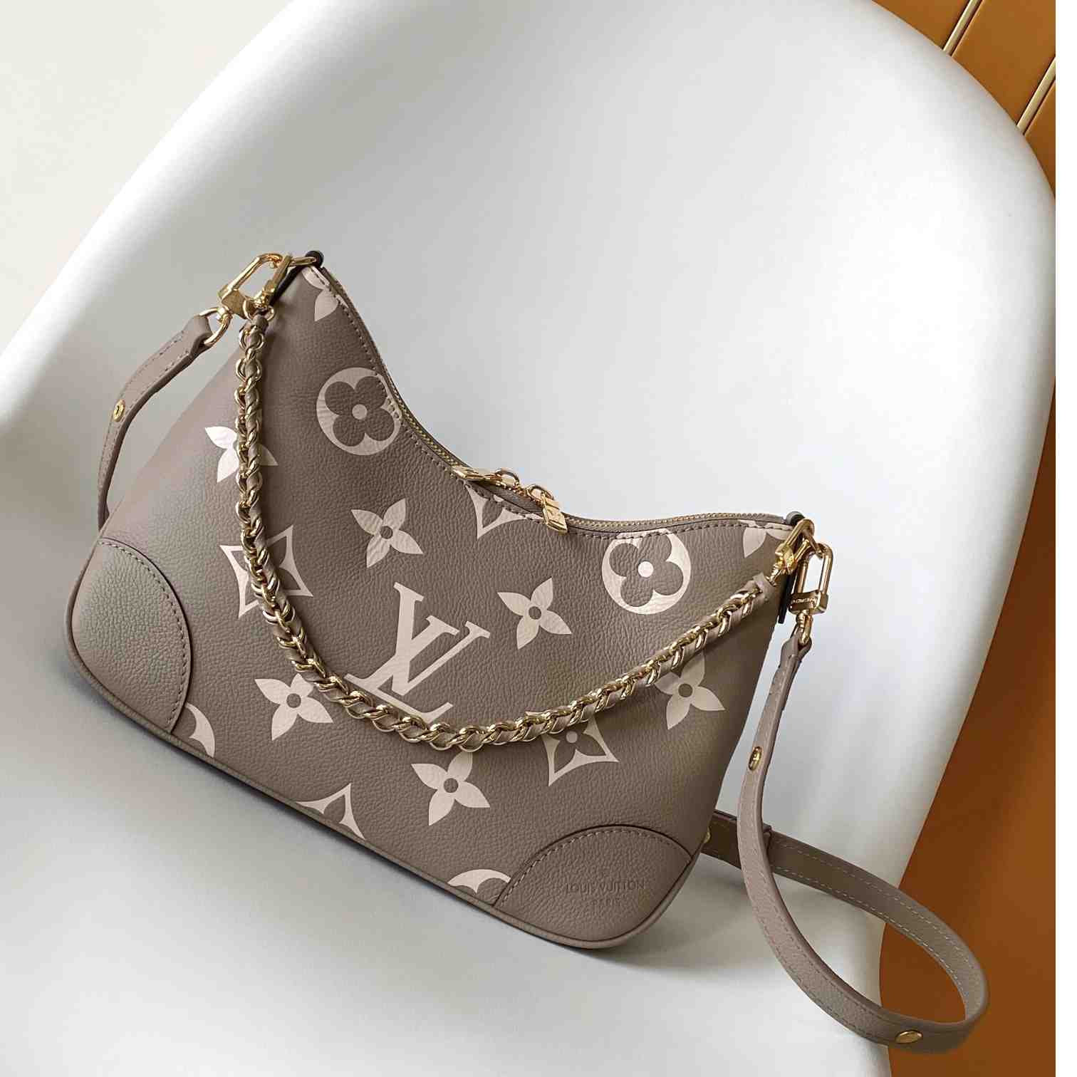 Louis Vuitton Boulogne  M13224 - DopestKickz