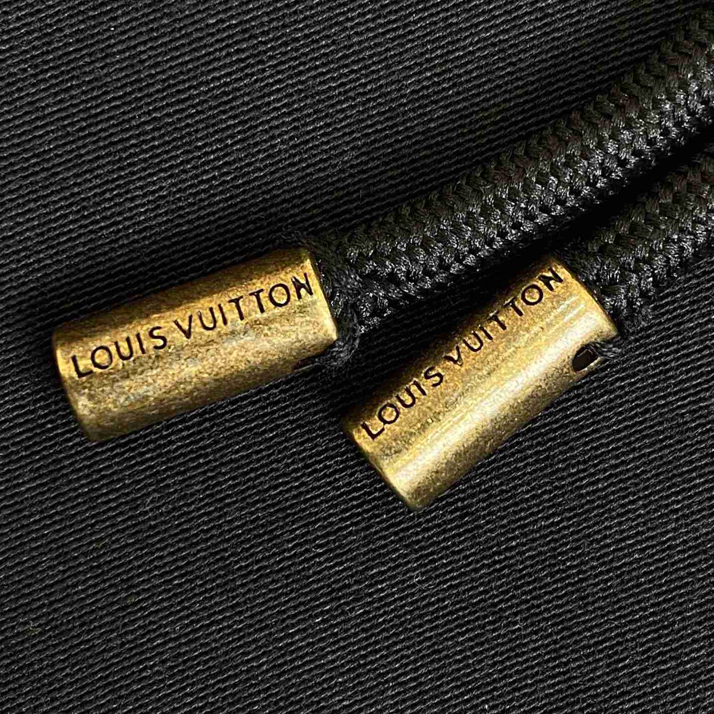 Louis Vuitton Technical Hooded Cotton Blouson   1AFRGI - DopestKickz