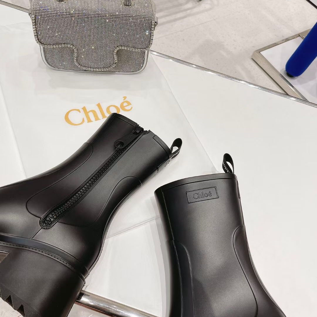 Chloe Debossed-logo Chunky Boots - DopestKickz