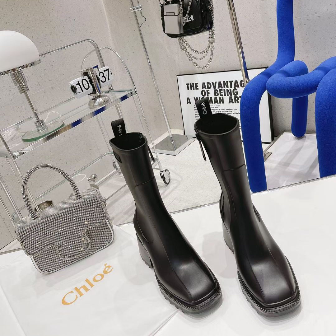 Chloe Debossed-logo Chunky Boots - DopestKickz
