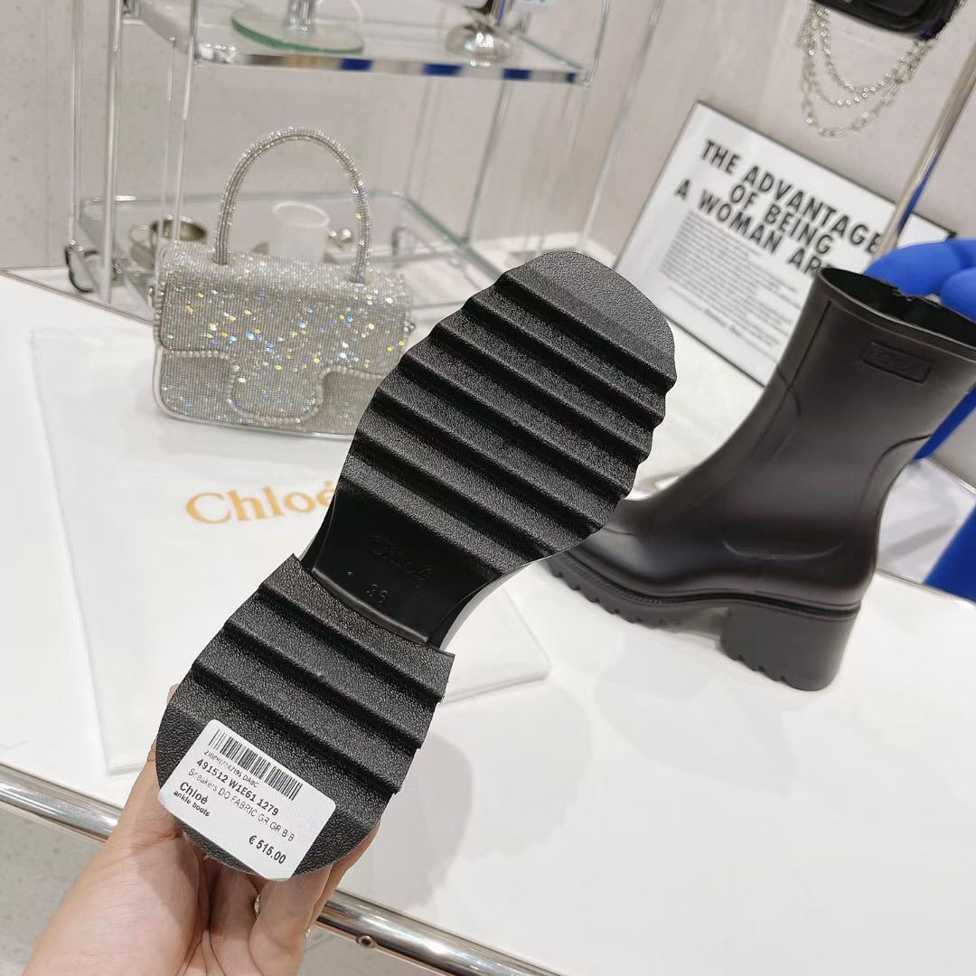 Chloe Debossed-logo Chunky Boots - DopestKickz