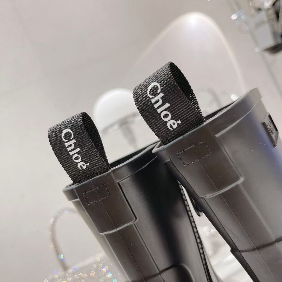 Chloe Debossed-logo Chunky Boots - DopestKickz