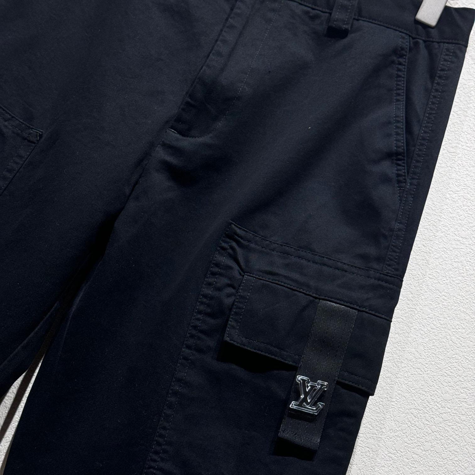 Louis Vuitton Signature Cotton Cargo Pants  1AFJ90 - DopestKickz