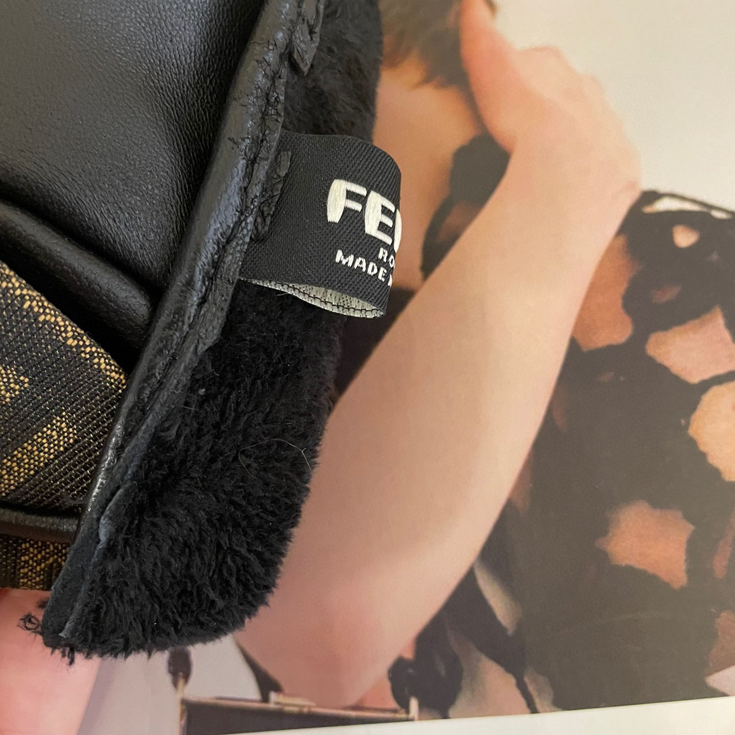Fendi Gloves - DopestKickz