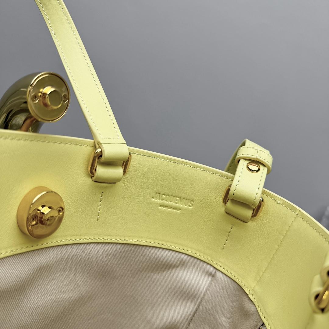 Jacquemus Le Petit Bambola Bag （10x10x20cm） - DopestKickz