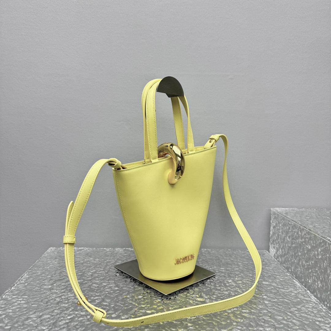Jacquemus Le Petit Bambola Bag （10x10x20cm） - DopestKickz