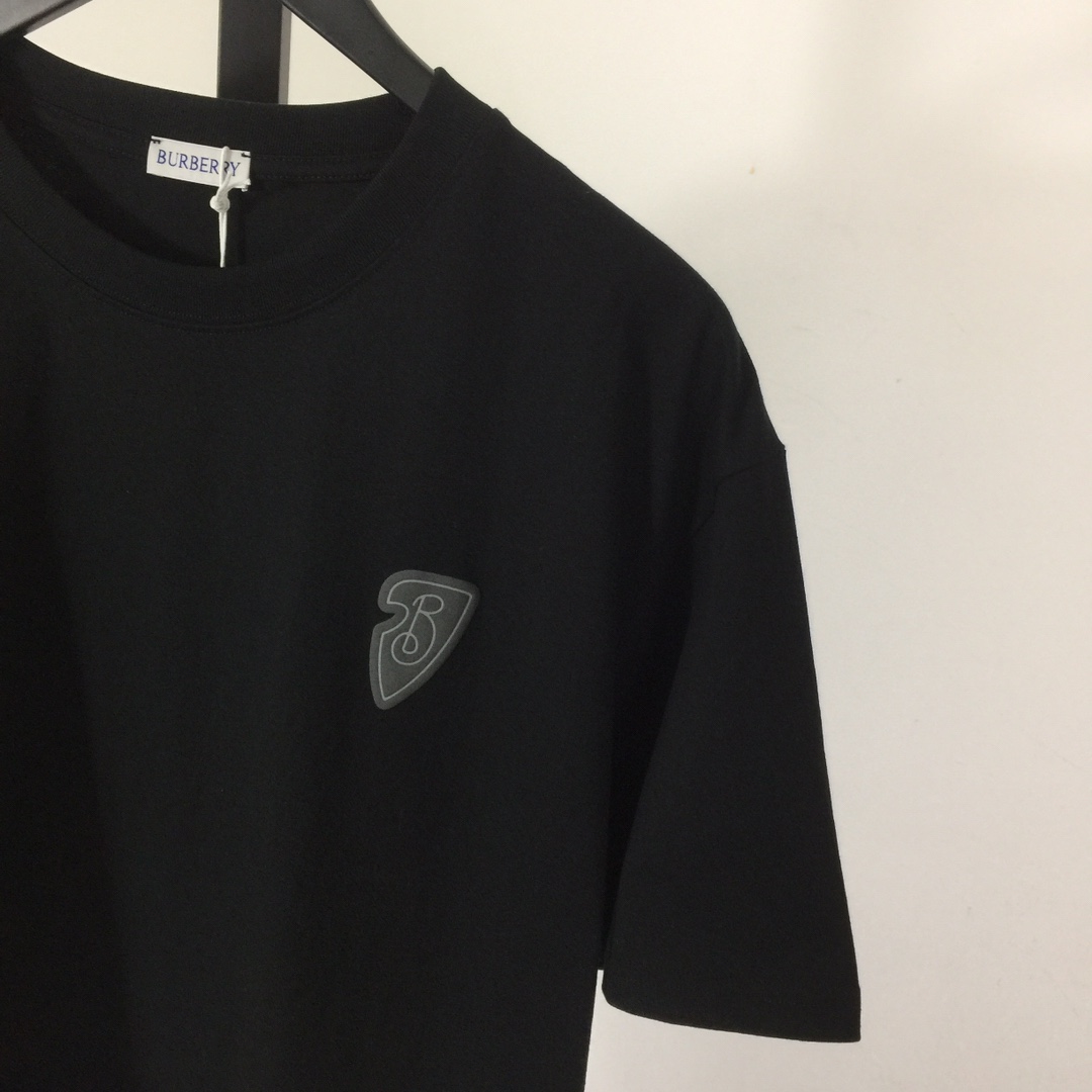 Burberry Cavalier Noir T-shirt - DopestKickz