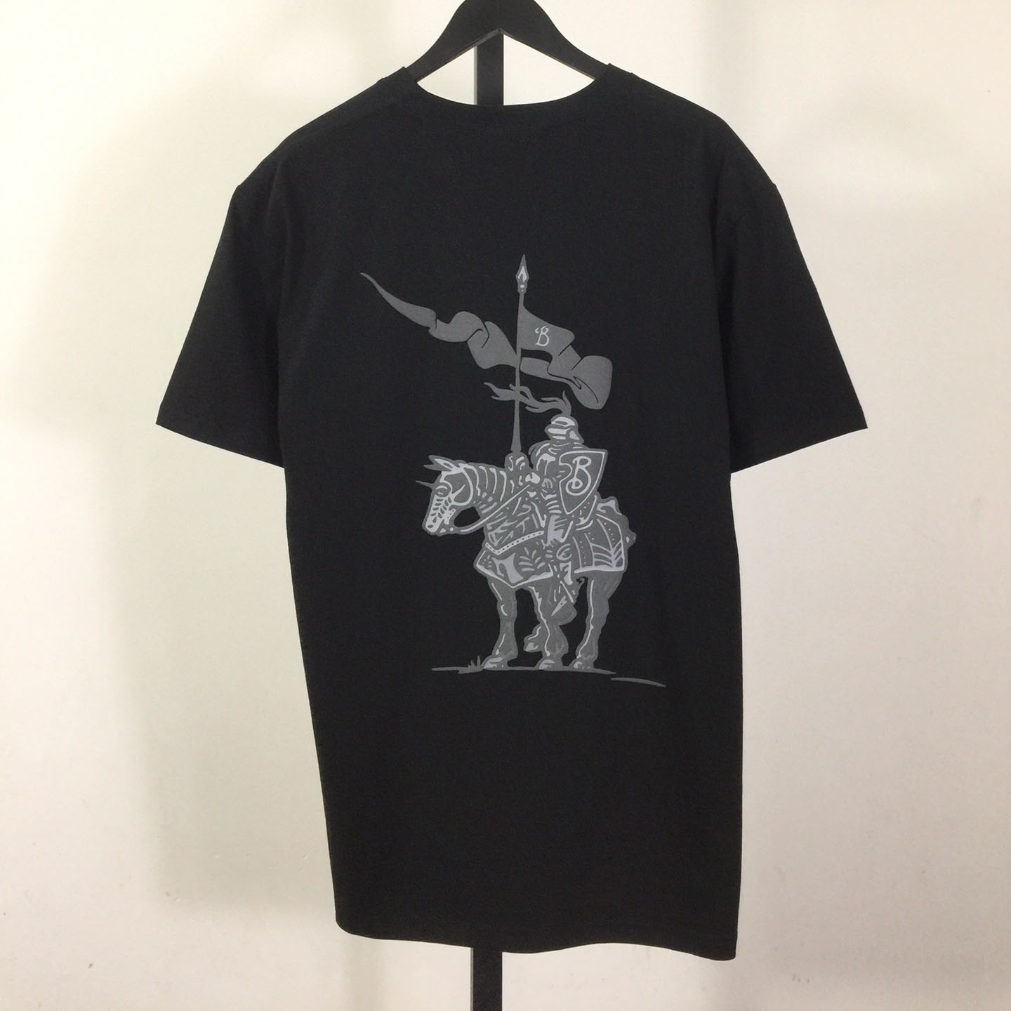 Burberry Cavalier Noir T-shirt - DopestKickz