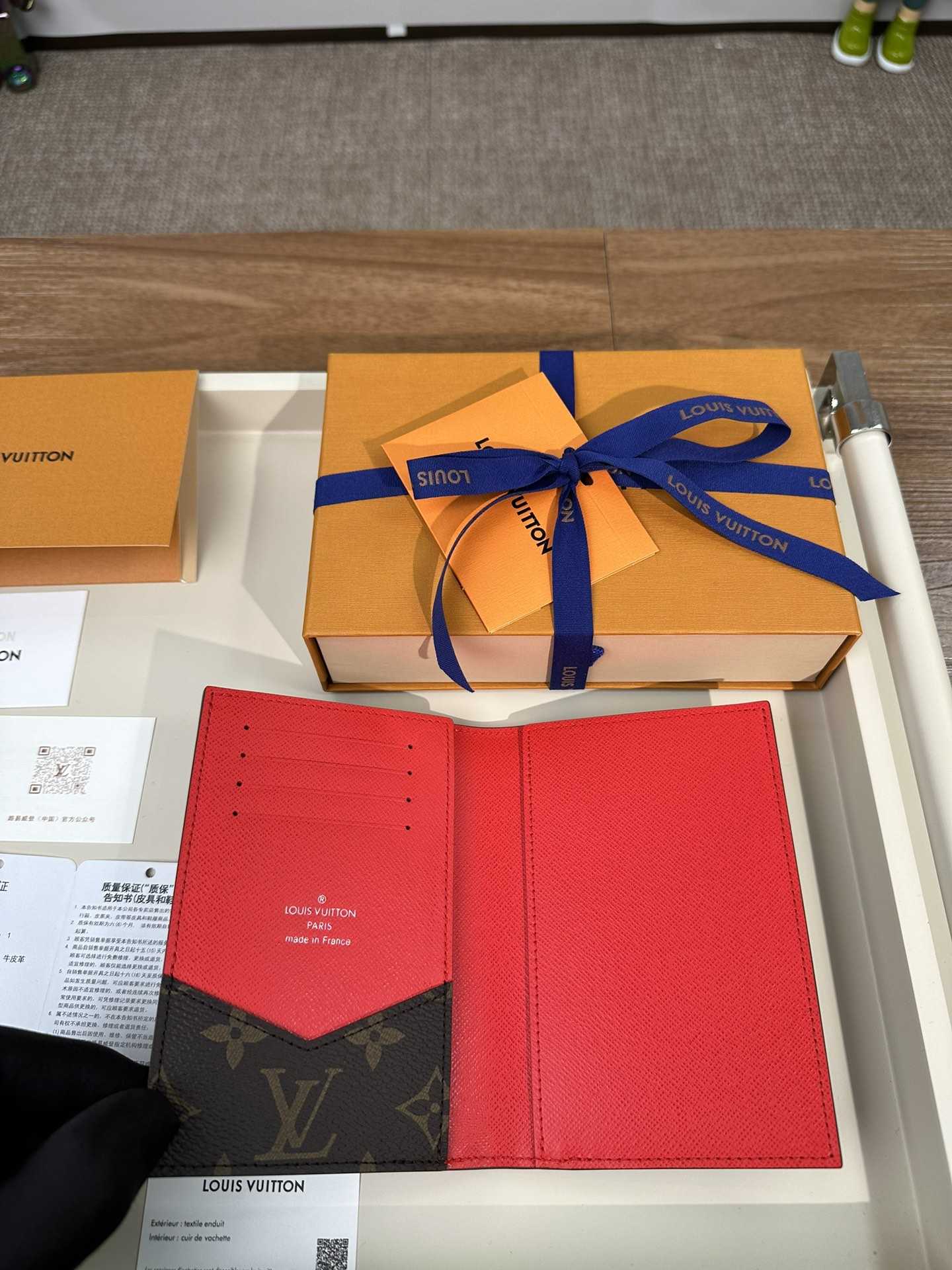 Louis Vuitton Pocket Organizer  M82862 - DopestKickz