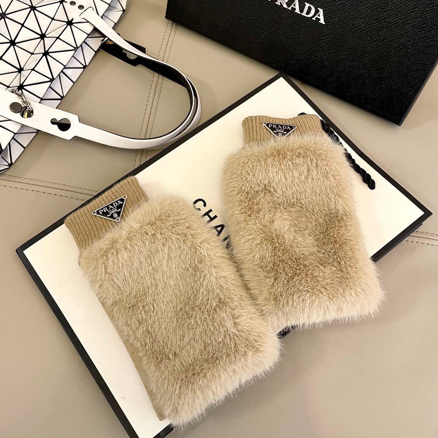 Prada Gloves  - DopestKickz