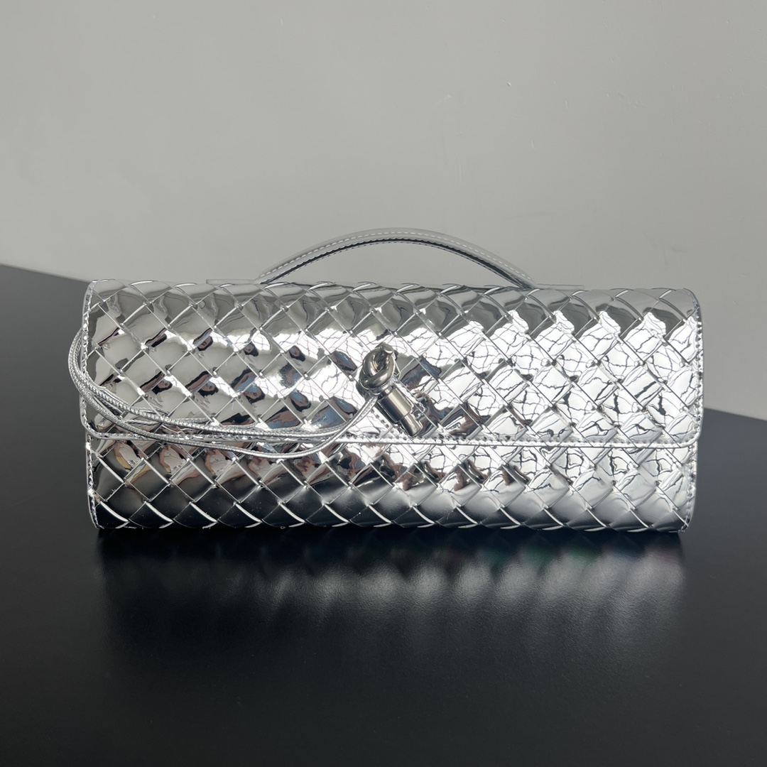 Bottega Veneta Andiamo Clutch 31*13*3cm - DopestKickz