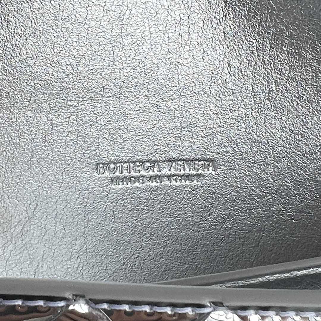 Bottega Veneta Andiamo Clutch 31*13*3cm - DopestKickz