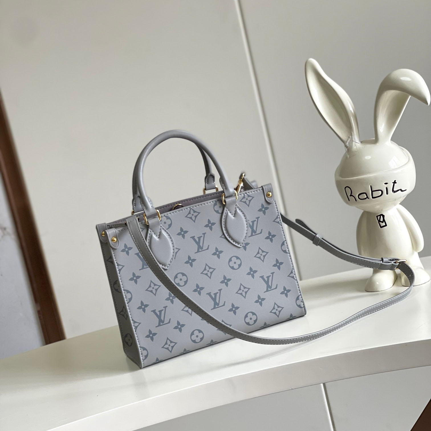 Louis Vuitton OnTheGo PM  M12465 - DopestKickz