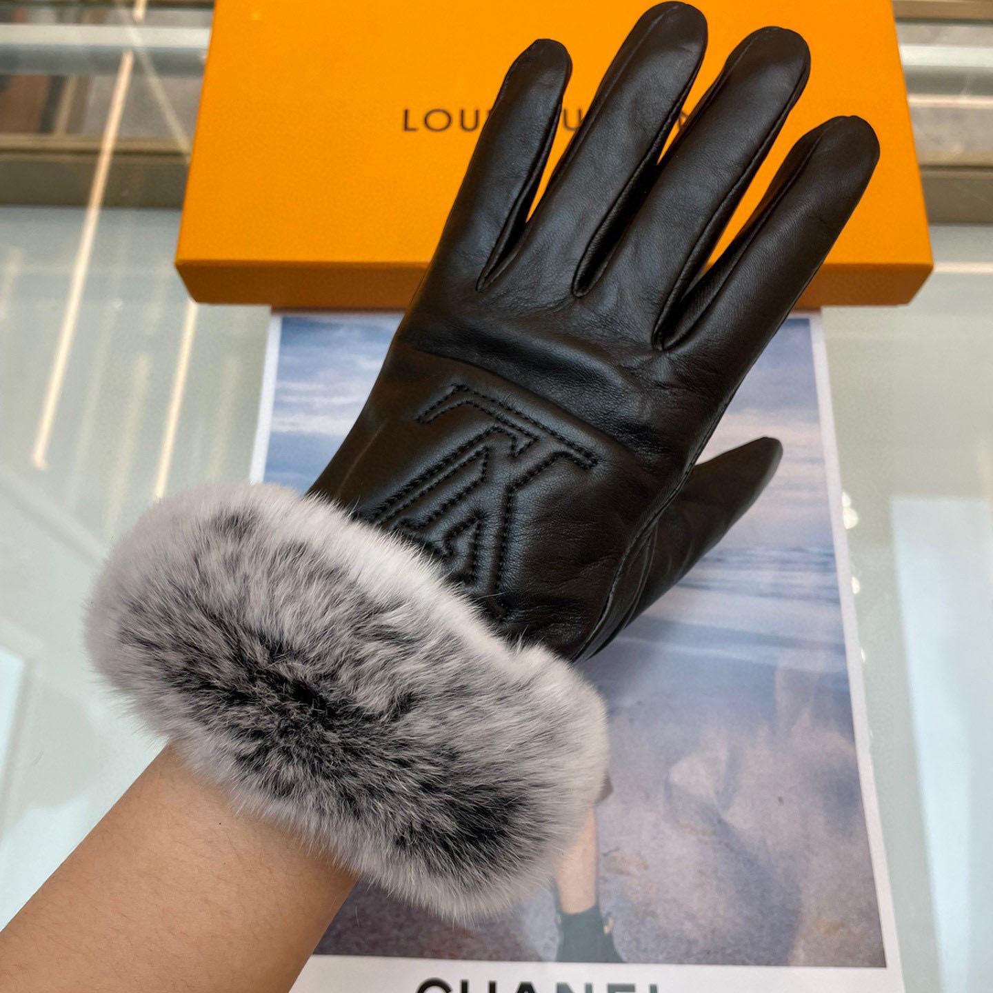 Louis Vuitton Gloves  - DopestKickz
