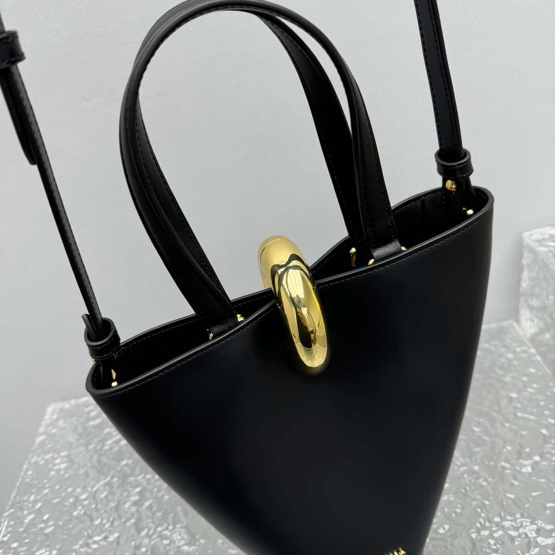 Jacquemus Le Petit Bambola Bag （10x10x20cm） - DopestKickz