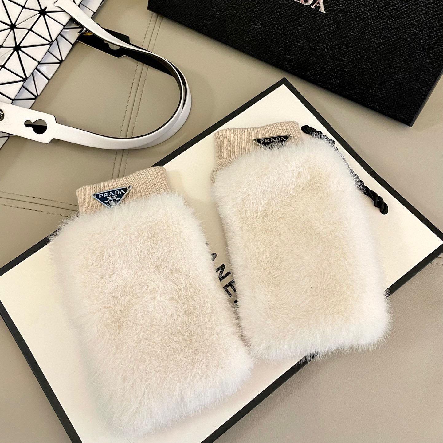 Prada Gloves  - DopestKickz