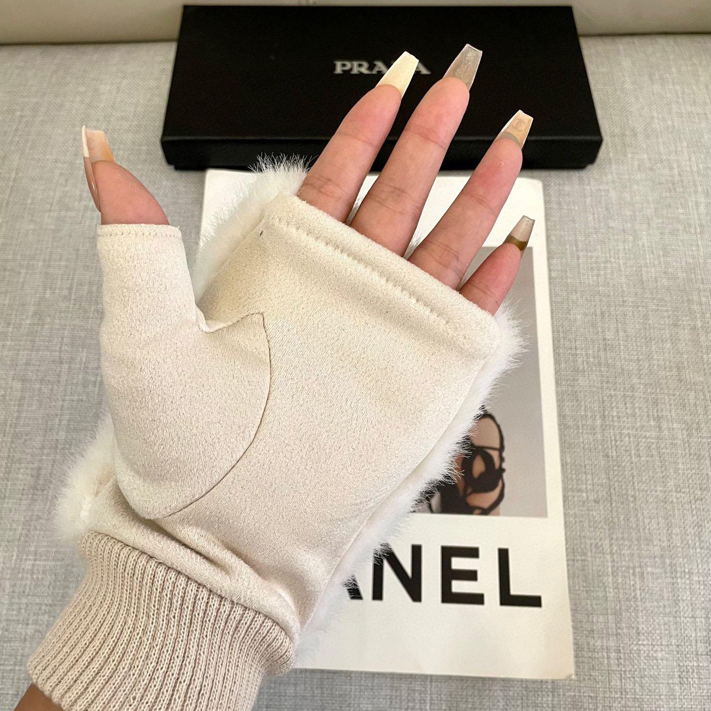 Prada Gloves  - DopestKickz