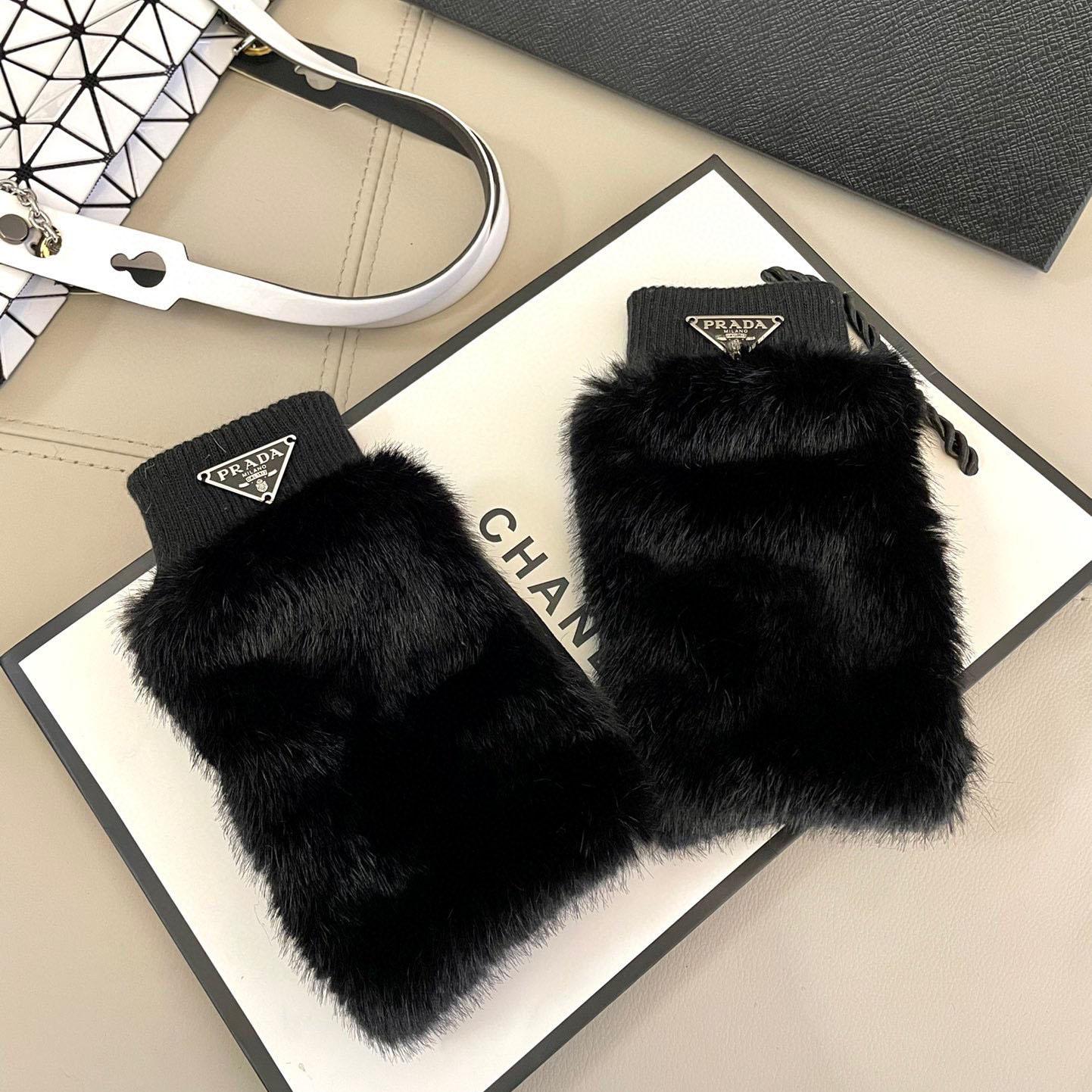 Prada Gloves  - DopestKickz