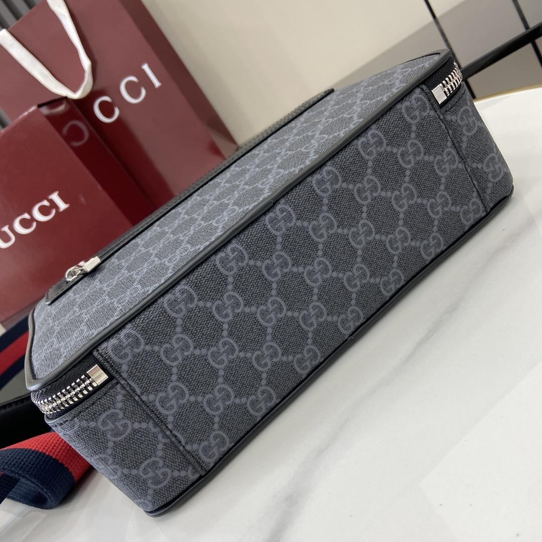 Gucci Medium GG Crossbody Bag - DopestKickz