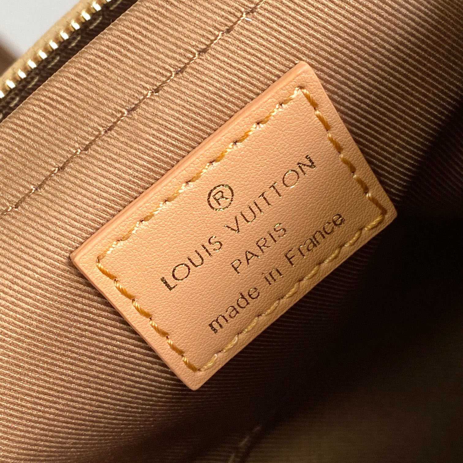Louis Vuitton Keepall Bandoulière 25  M12627 - DopestKickz