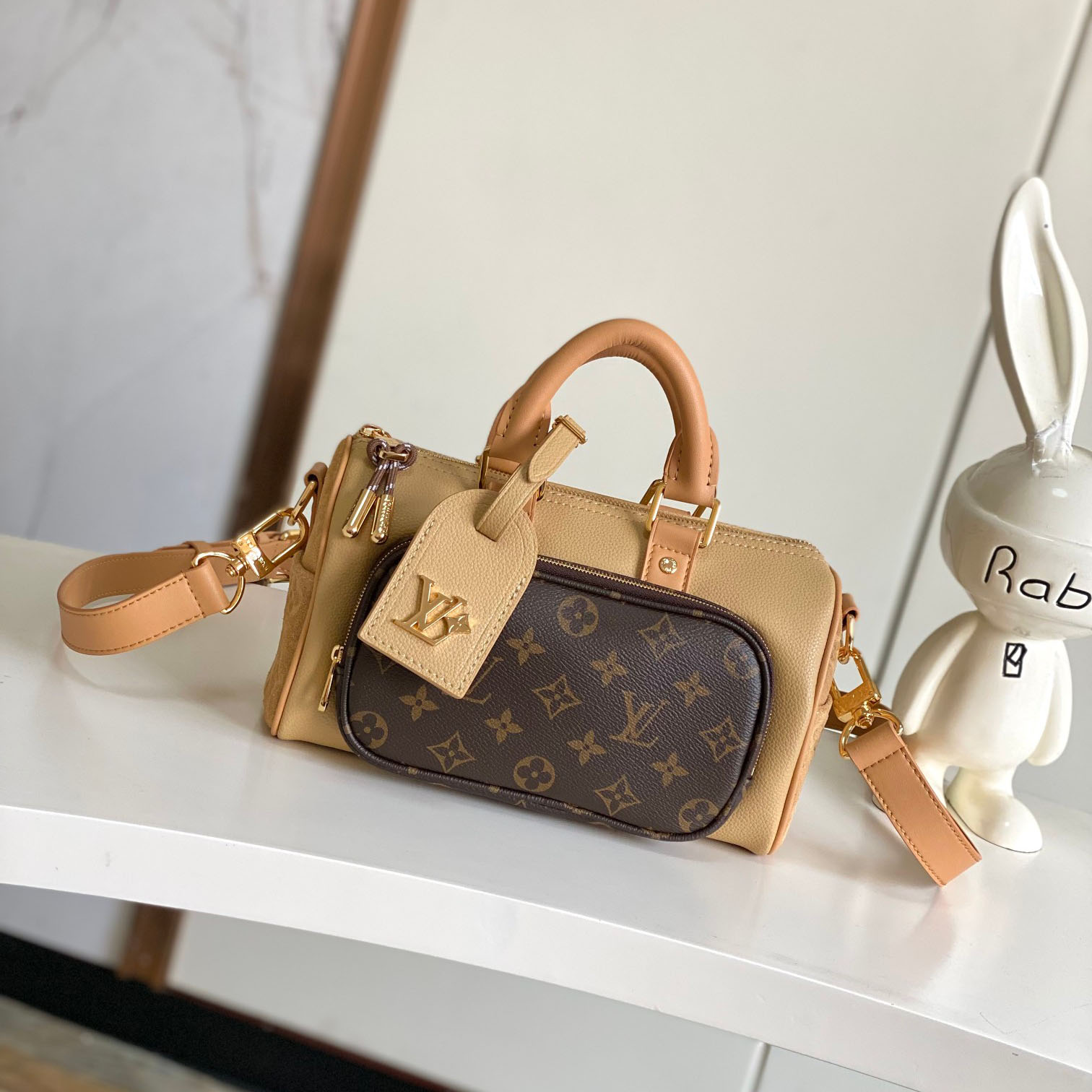 Louis Vuitton Keepall Bandoulière 25  M12627 - DopestKickz