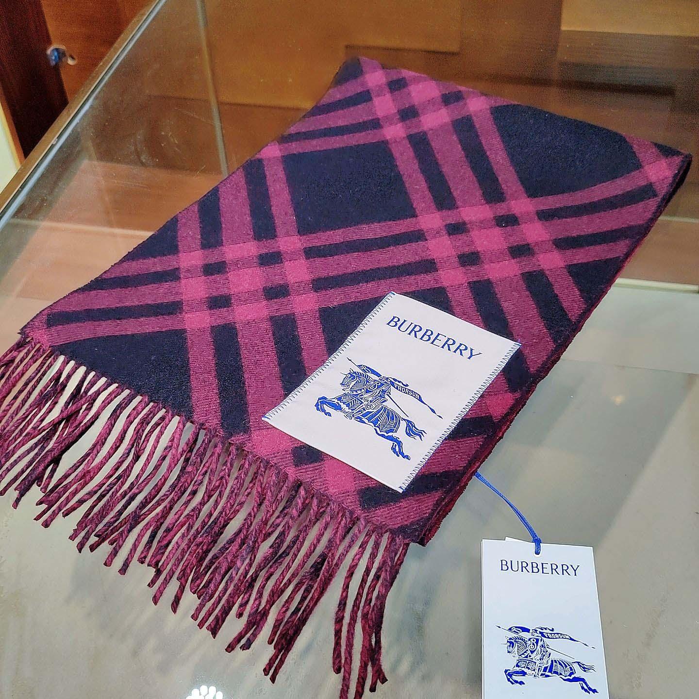 Burberry Check Cashmere Scarf - DopestKickz