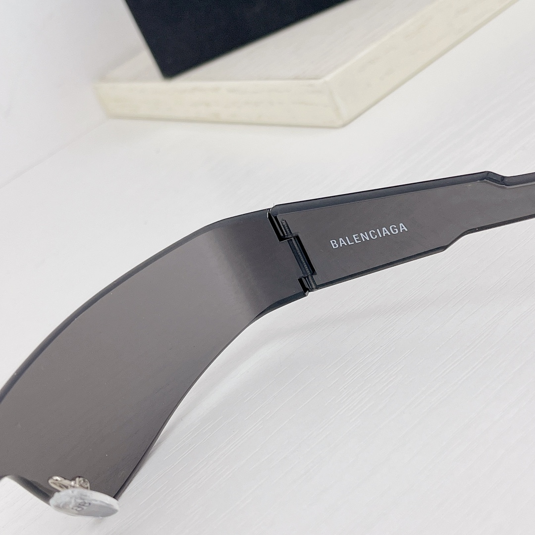 Balenciaga BB0041S Sunglasses - DopestKickz