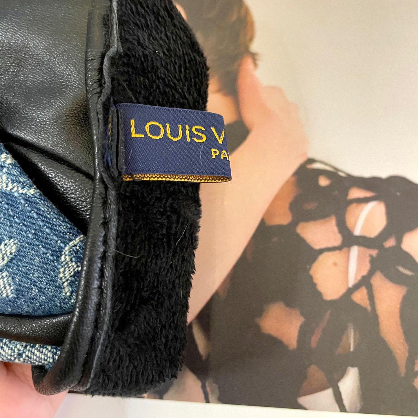 Louis Vuitton Gloves  - DopestKickz