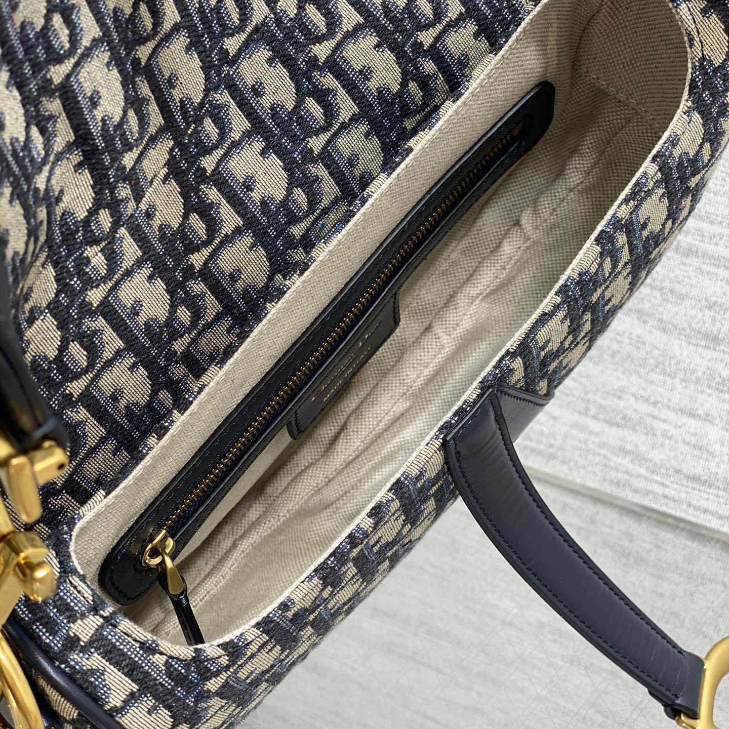 Dior Saddle Bag    24×6×18cm - DopestKickz
