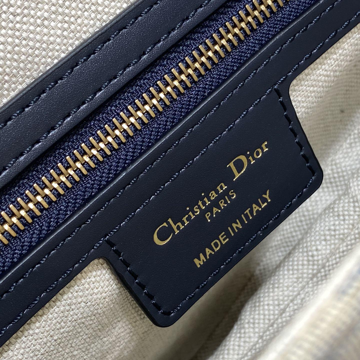 Dior Saddle Bag    24×6×18cm - DopestKickz