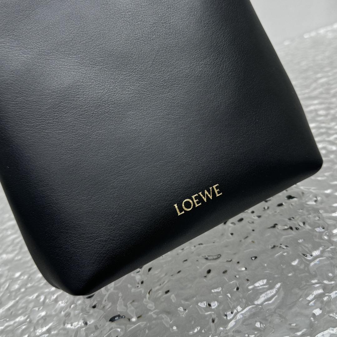 Loewe Pebble Pouch In Smooth Calfskin  - DopestKickz
