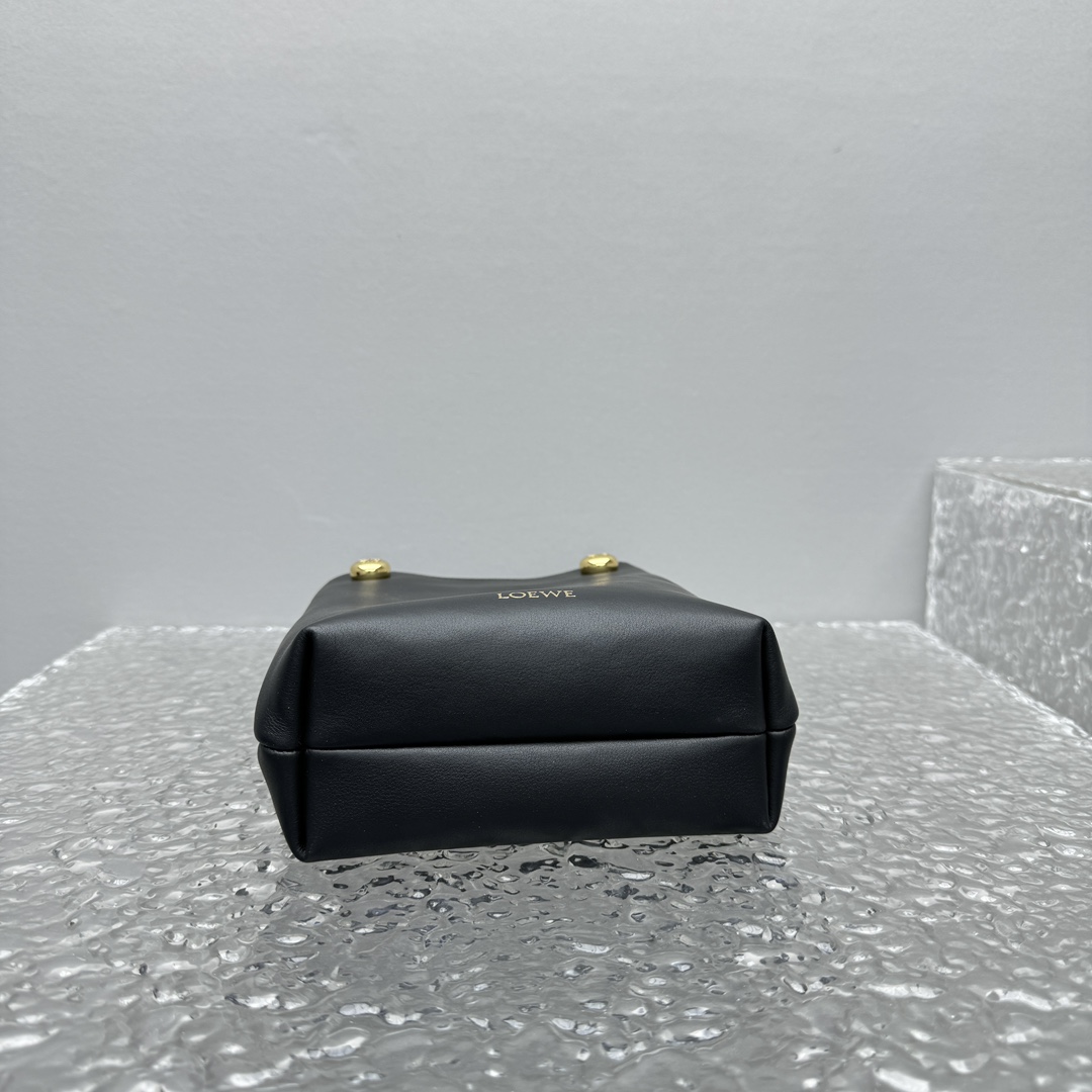Loewe Pebble Pouch In Smooth Calfskin  - DopestKickz