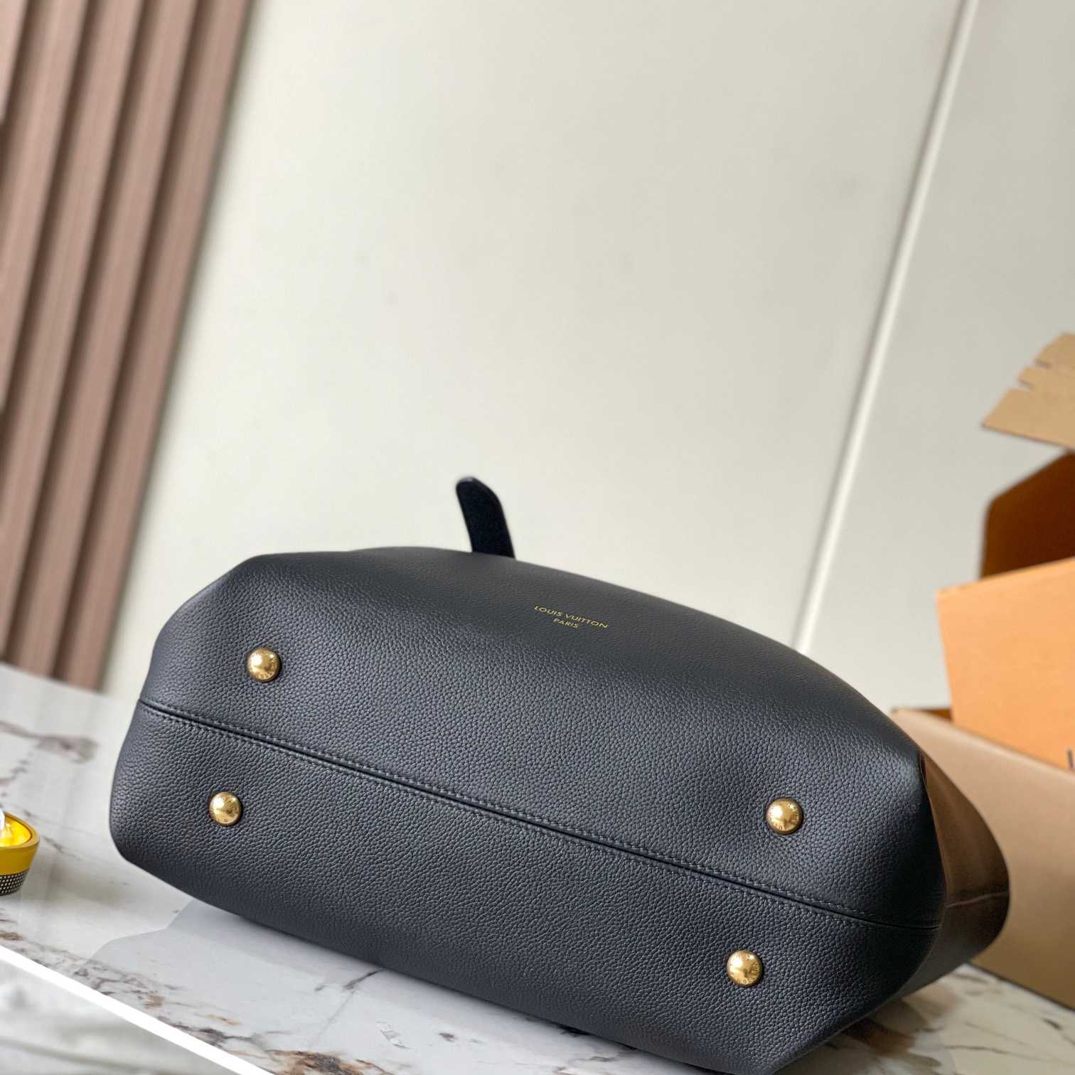 Louis Vuitton Low Key Cabas MM  M25341 - DopestKickz