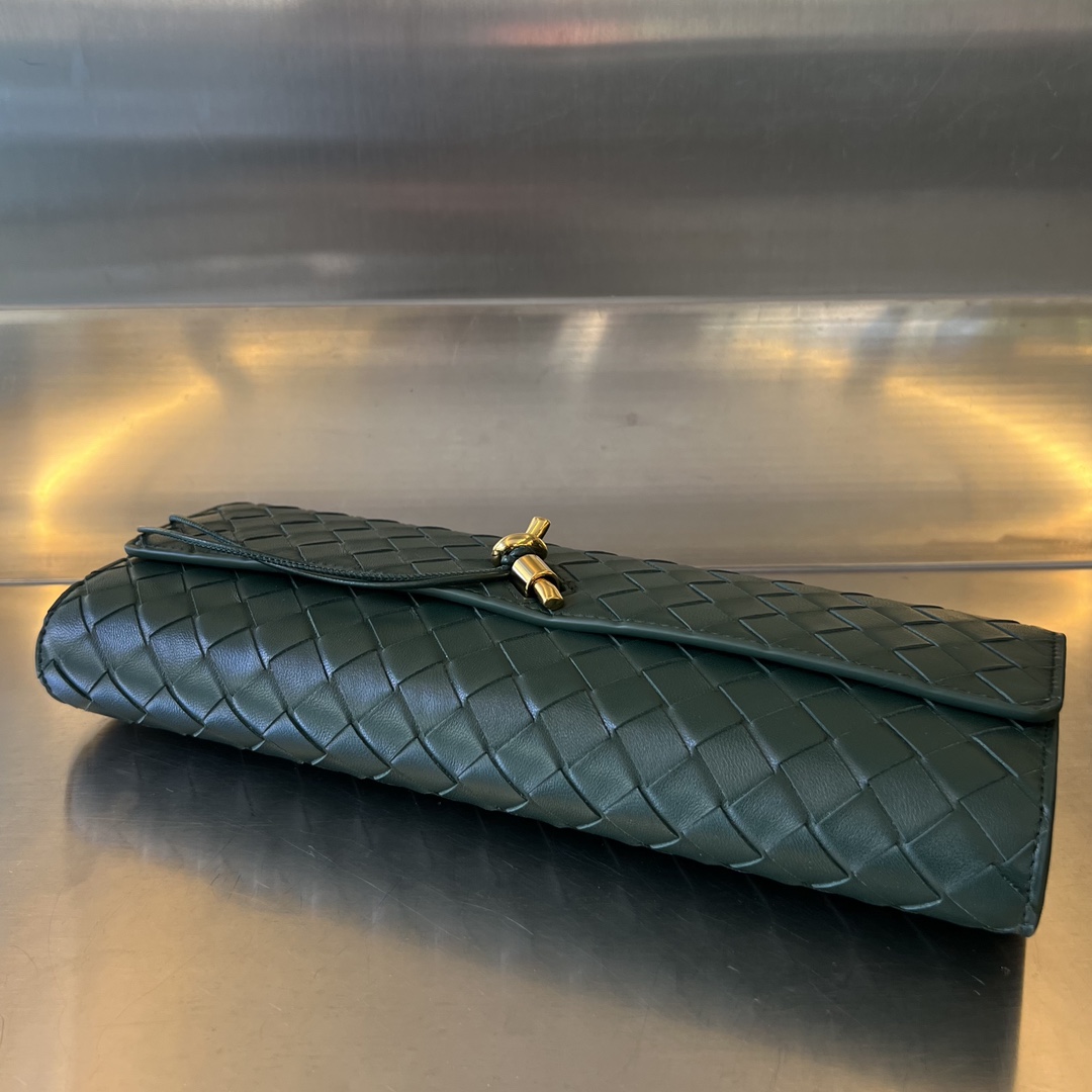 Bottega Veneta Andiamo Clutch 31*13*3cm - DopestKickz