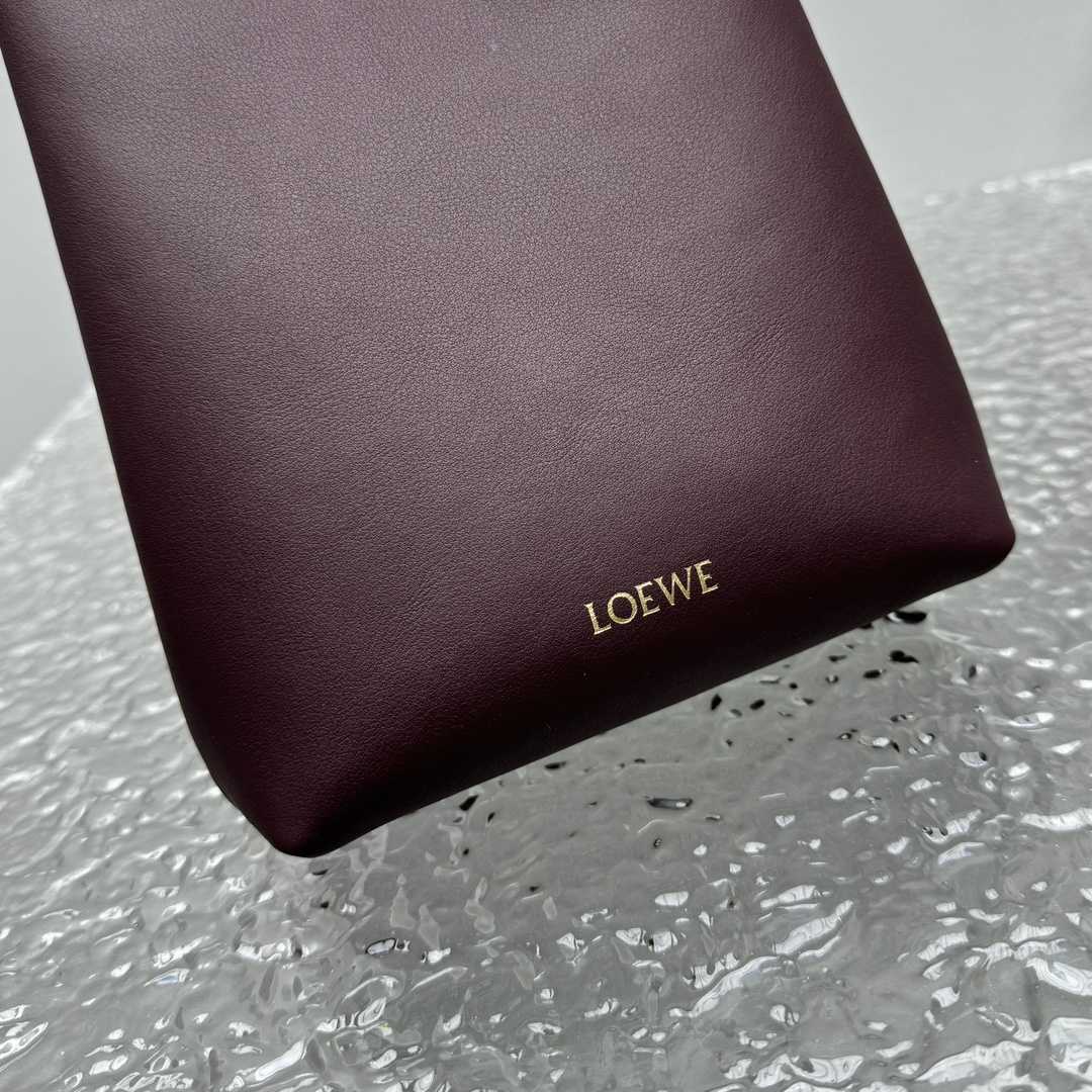 Loewe Pebble Pouch In Smooth Calfskin  - DopestKickz