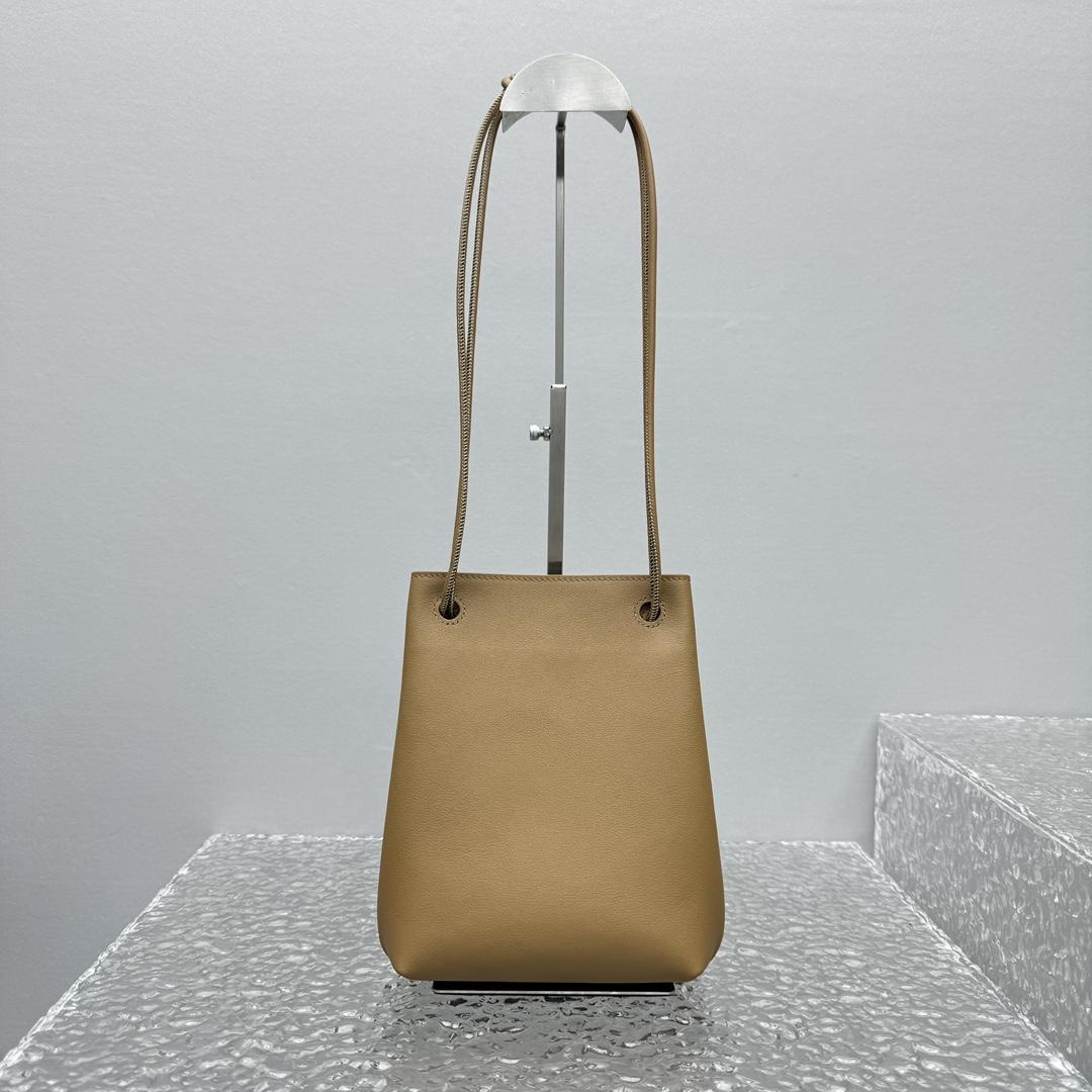 Loewe Pebble Pouch In Smooth Calfskin  - DopestKickz