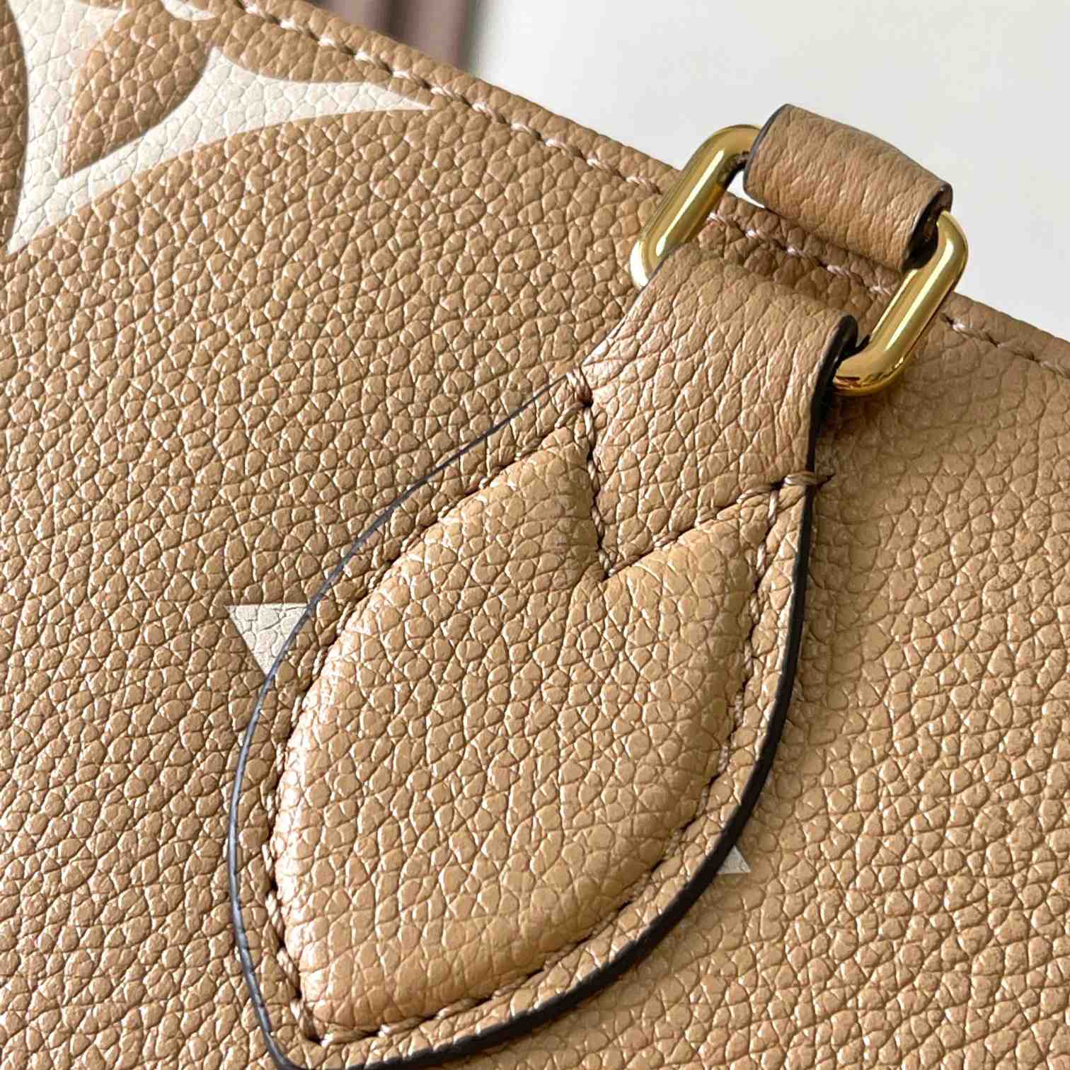Louis Vuitton OnTheGo PM  M12513 - DopestKickz