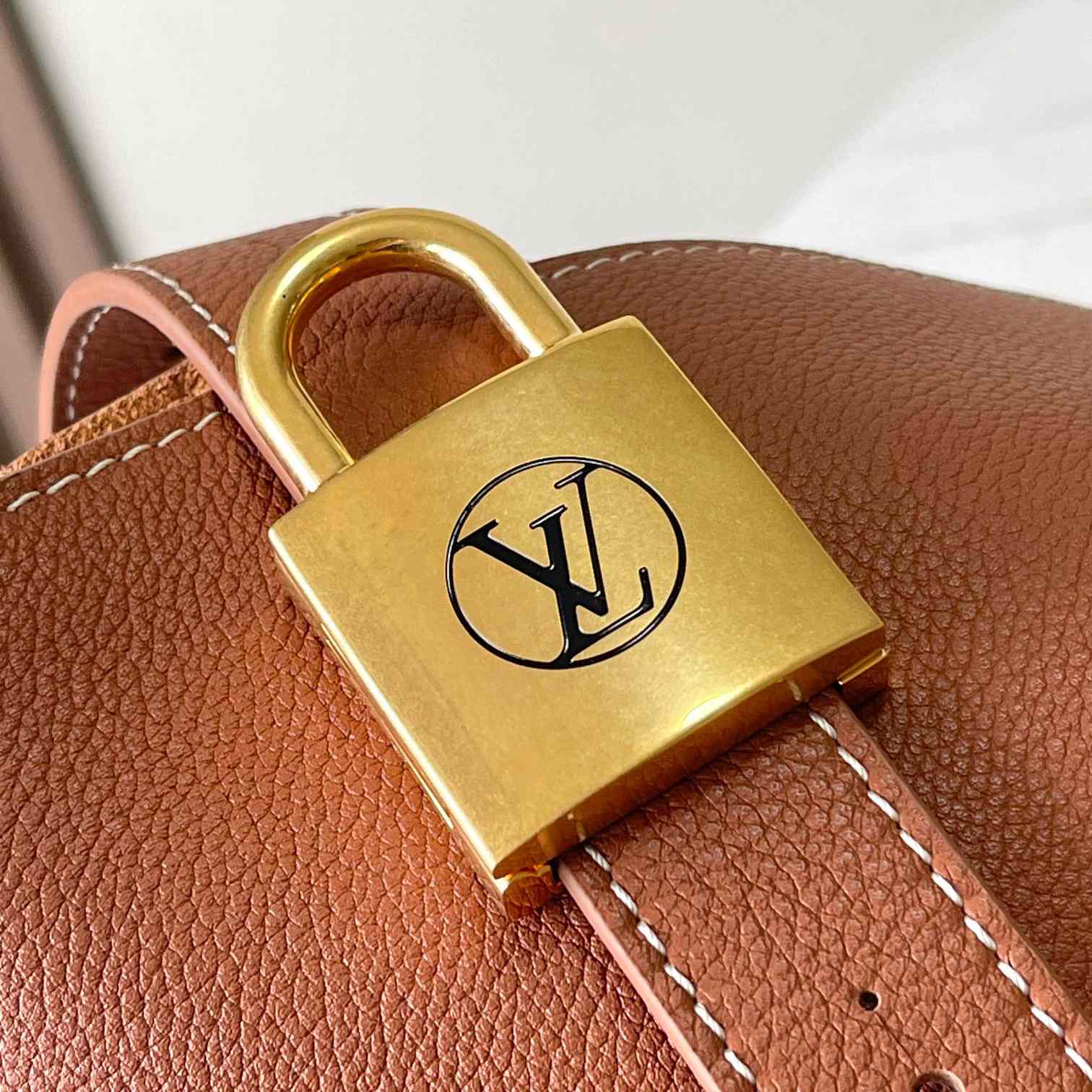 Louis Vuitton Low Key Cabas MM  M25342 - DopestKickz