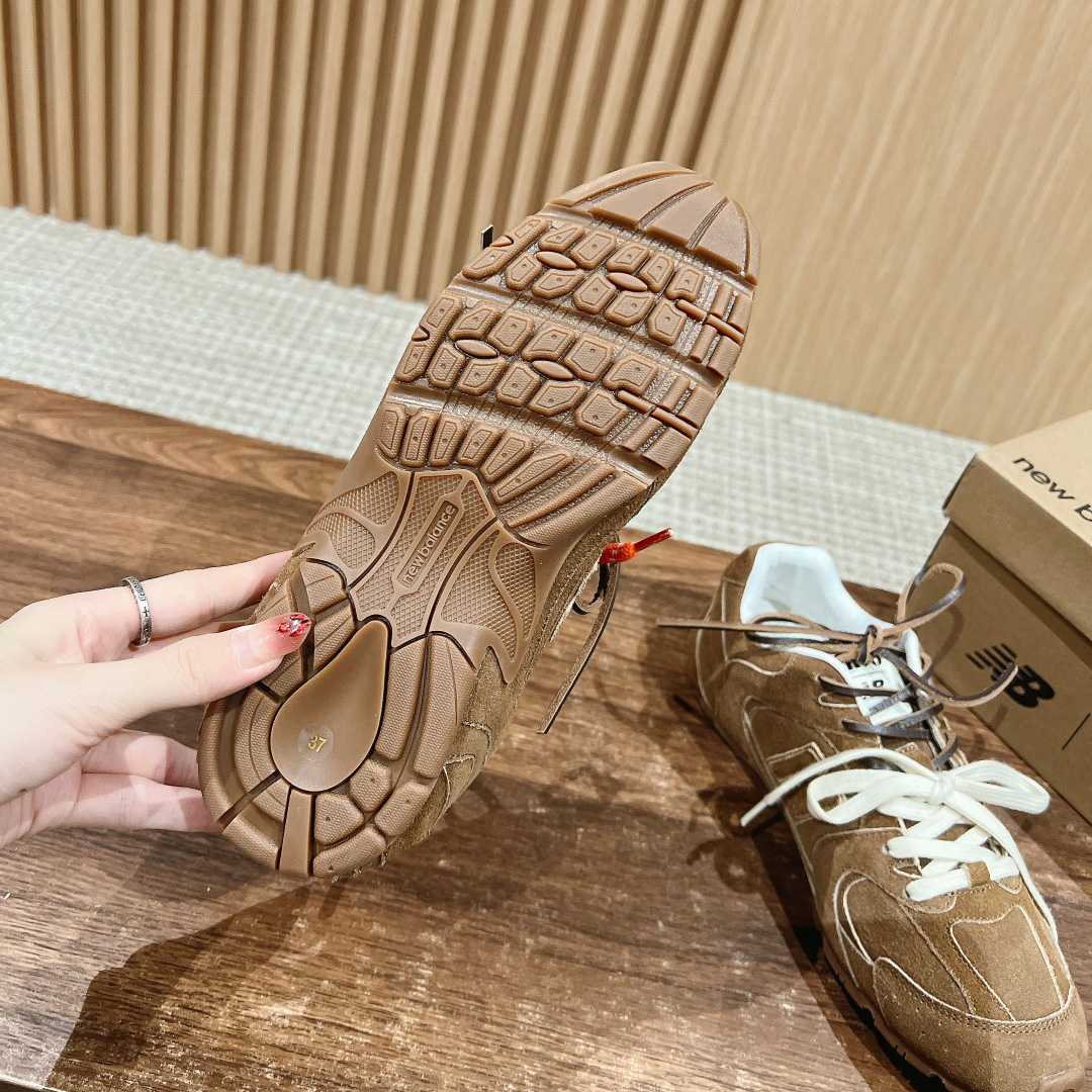 New Balance X Miu Miu Sneakers - DopestKickz