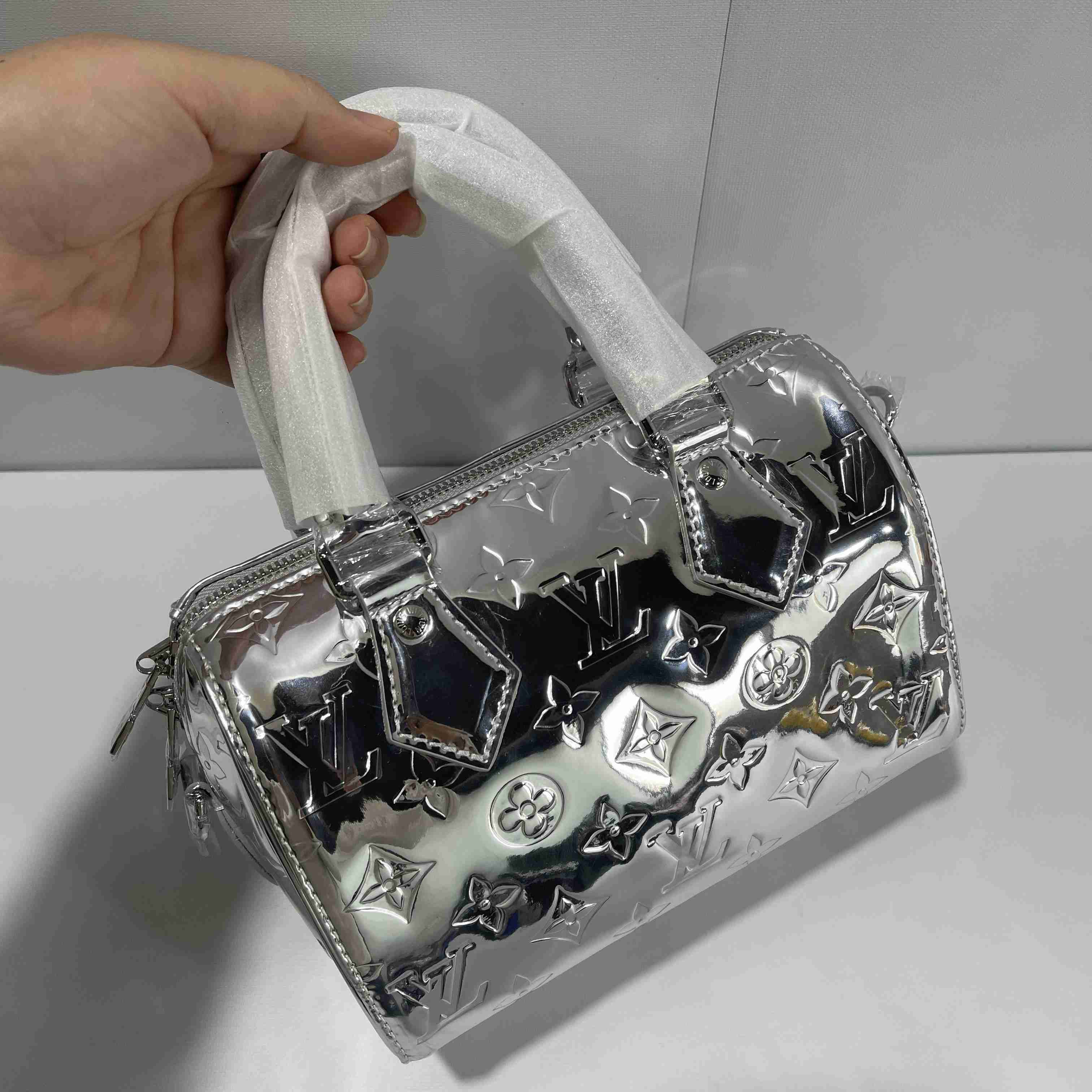 Louis Vuitton Speedy Bandoulière 20   M11987 - DopestKickz