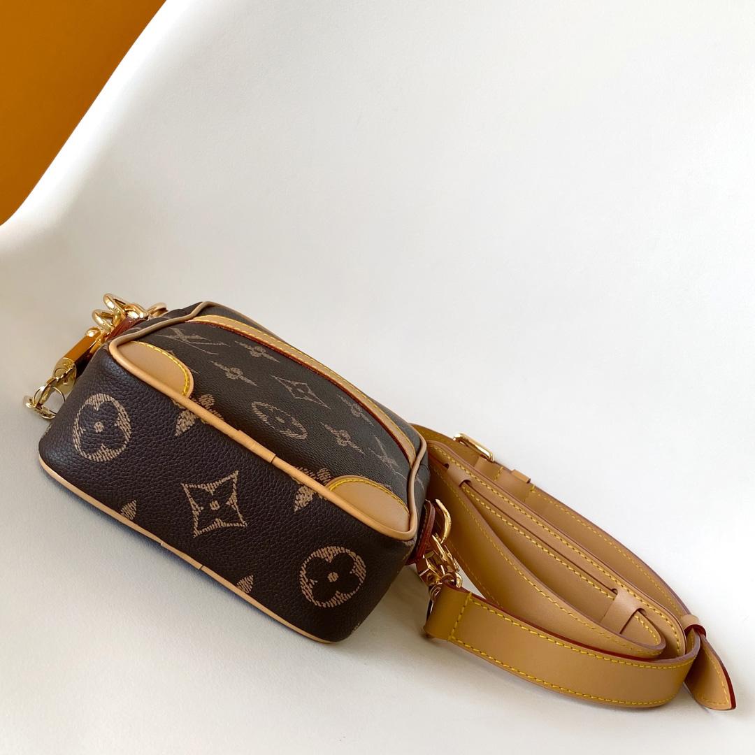 Louis Vuitton Danube   M14106 - DopestKickz
