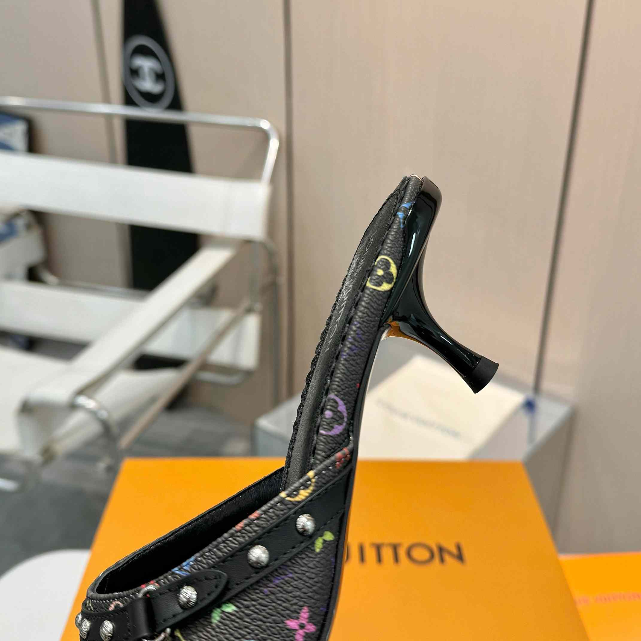 Louis Vuitton LV x TM 6AM Mule    - DopestKickz