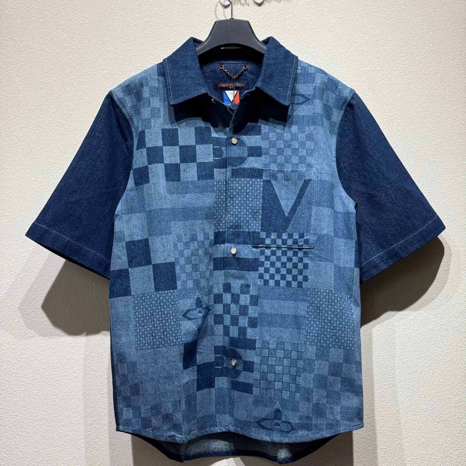 Louis Vuitton Printed Short-Sleeved Denim Shirt   1AFVQL - DopestKickz