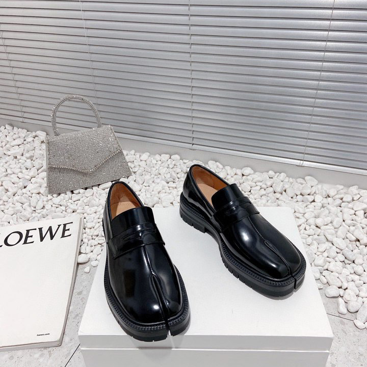 Maison Margiela Tabi Leather Loafers - DopestKickz