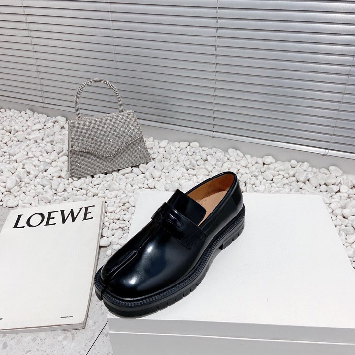 Maison Margiela Tabi Leather Loafers - DopestKickz